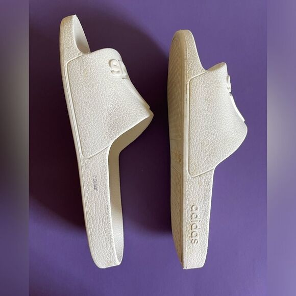 ADIDAS Slides. - Picture 3 of 4